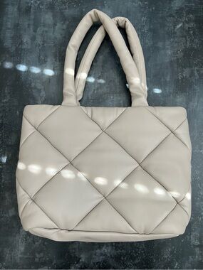 H&M Quilted Padded Tote Bag in Light Taupe.